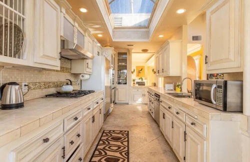 Whittier House | Amazing 3-Story Mansion With Impeccable Views
