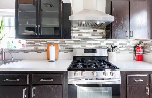 Monrovia House | Amazing 3B2B House Near City of Hope