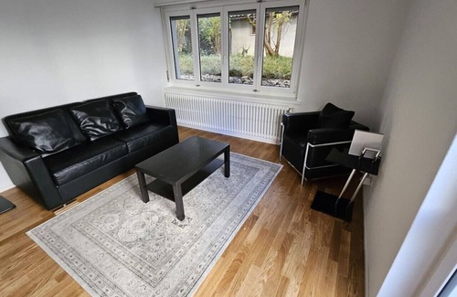 Hirslanden Apartment | Amazing 3BR flat in the city center (Sky9)