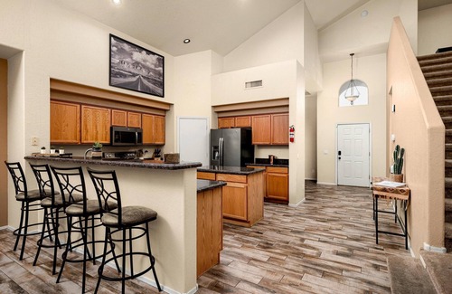 Mountain Vista Ranch House | Amazing 4 bedroom, 2.5 bathroom heated pool, firepit, BBQ perfect for families