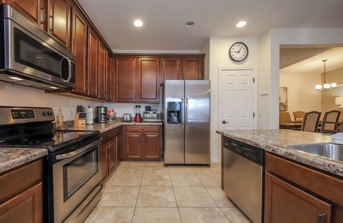 The Pines House | Amazing 4 Bedroom 3 Bathroom Complete House