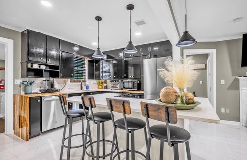 Tuscaloosa House | Amazing 4-Suites Ranch by UA