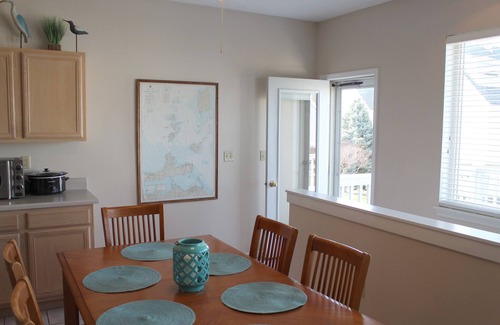 Port Clinton House | AMAZING! 4Bed/3Bath Water's Edge Beach House with Pool and Hot Tub!