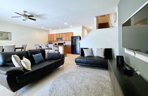Loughman Villa | Amazing 4BR 3 Bath Resort Townhome with Splash Pool-4686TD