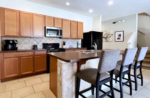 Loughman Villa | Amazing 4BR 3 Bath Resort Townhome with Splash Pool-4686TD