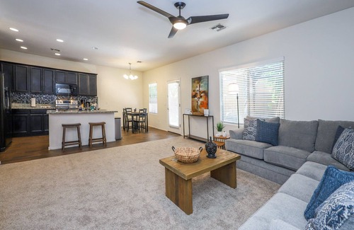 The Pines House | Amazing 4BR Vacation Home with Pool & Amenities