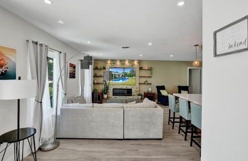 Lighthouse Point House | Amazing 5 bed house w pool, jacuzzi and your own boat