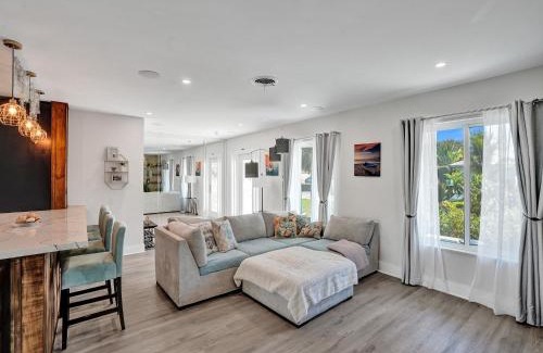 Lighthouse Point House | Amazing 5 bed house w pool, jacuzzi and your own boat