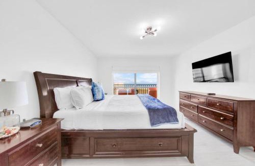 South Padre Island House | Amazing 7th floor beachfront condo wonderful views