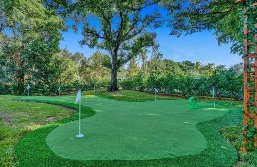 Davie Villa | Amazing 8BR w Pool Lake ViewTons of Amenities