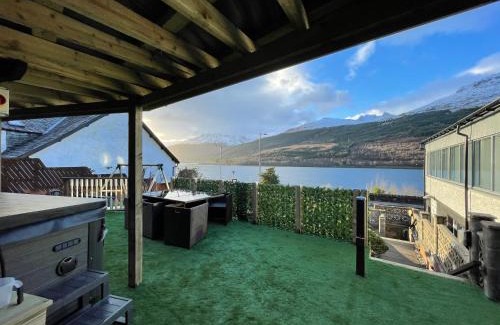 Arrochar House | Amazing Alps and Loch views - HOT TUB and pet friendly
