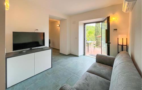 Castel Focognano Apartment | Amazing Apartment In Castel Focognano