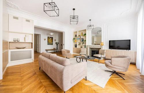 8th Arrondissement Apartment | Amazing Apartment # Champs Elysées # Paris 8 # AC