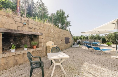 Cinto Euganeo Apartment | Amazing Apartment in Valnogaredo With 3 Bedrooms, Wifi and Outdoor Swimming Pool