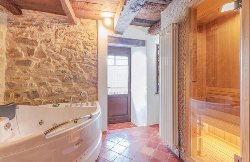 Monte Petriolo Apartment | Amazing apartment in Montepetriolo -PG- with 2 Bedrooms