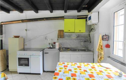 Arzeno Apartment | Amazing Apartment In Codivara With Wifi