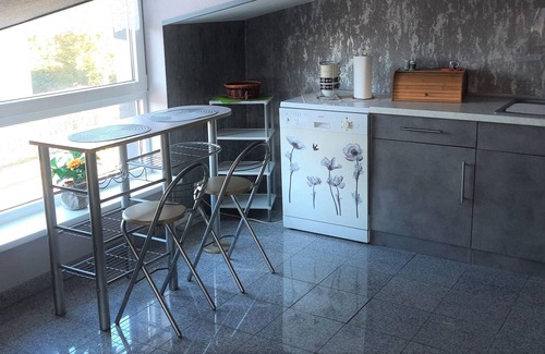 Hambuehren Apartment | Amazing apartment in Hambühren with balcony