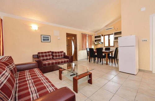 Vir Apartment | Amazing apartment in Vir with kitchen