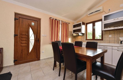 Vir Apartment | Amazing apartment in Vir with kitchen