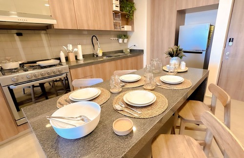 El Marques Apartment | Amazing Apartment in Zibata, Pool & Coworking