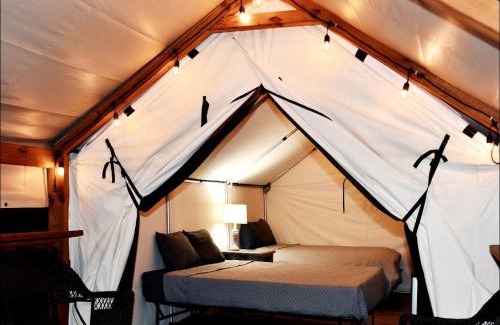 Sutherland Springs Other | Amazing Aquatic Adventure for the Whole Family: Luxurious Safari Tent near Kingsbury, Texas