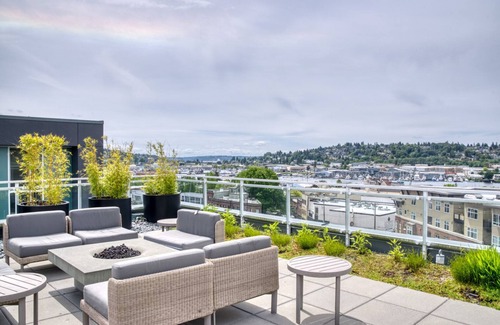Old Ballard Apartment | Amazing Ballard 1BR w/W/D, BBQ & Gym, near Waterfront, by Blueground