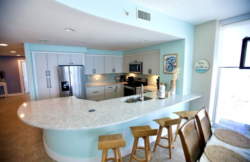 Gulf Shores Condo | AMAZING BEACHFRONT VIEWS FROM 22nd FLOOR - LABOR DAY SPECIAL