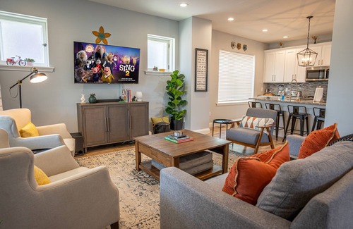 Clifton Heights House | Amazing Brick Home Minutes From Local Attractions