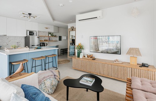 Maribago Apartment | Amazing Cebu Beachfront Island Holiday Homes Balcony