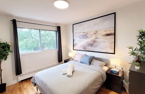 Tetreaultville Apartment | Amazing Condo Next to Metro