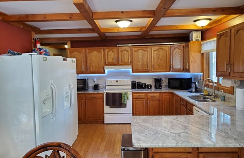 Necedah House | Amazing cottage in a forest with great amenities