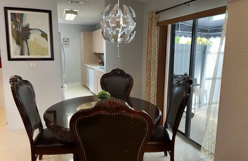 Ludlam House | Amazing & cozy Duplex near Zoo Miami