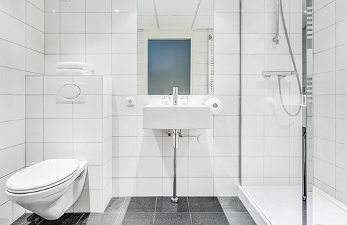 De Bult Hotel | Amazing De Bult Getaway w/Balcony | Breathtaking Outdoor Adventure