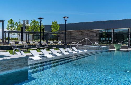 Downtown Salt Lake City Apartment | Amazing Deluxe 1BR Pool Gym HTub