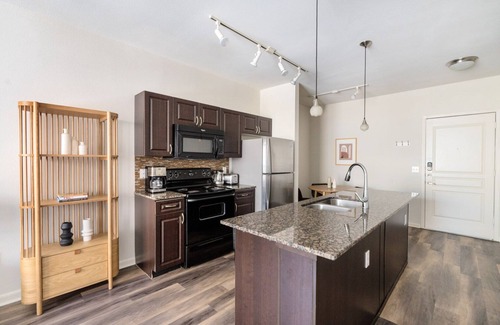 North Burnet Apartment | Amazing Domain 1BR w/Gym, Pool & W/D, nr restaurants, by Blueground