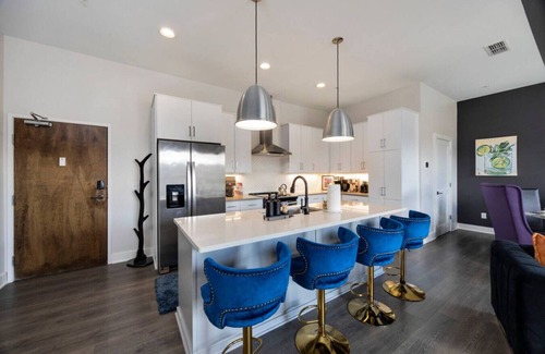West End Apartment | Amazing Downtown Nashville on Westend with 13 beds