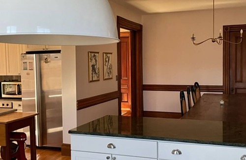 Fair Haven Apartment | Amazing experience near the Quinnipiac River. Historic w/chef's kitchen & bidet.