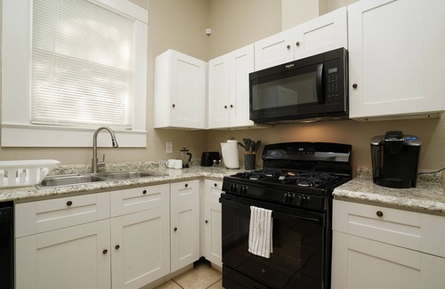Eastside Promise Neighborhood Cottage | Amazing Fully Fenced Home Only 5 Mins From Downtown