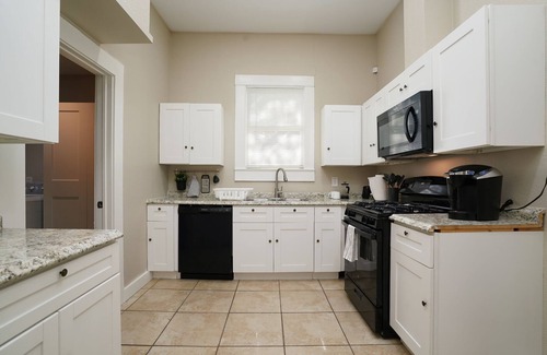 Eastside Promise Neighborhood Cottage | Amazing Fully Fenced Home Only 5 Mins From Downtown