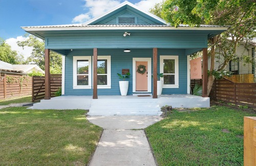 Eastside Promise Neighborhood Cottage | Amazing Fully Fenced Home Only 5 Mins From Downtown
