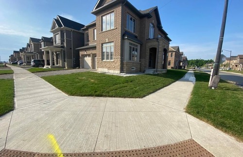 Brampton House | Amazing Fun Place With 6 Beds 3.5 Bath Home Having 14 People Sleeping Capacity