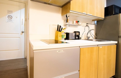 Downtown Apartment | Amazing Gramercy Makati Upper Floor Studio 5918