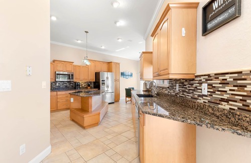 Palm Harbor House | AMAZING GRAND CYPRESS ON LAKE TARPON 5 BED 3 BATH POOL HOME