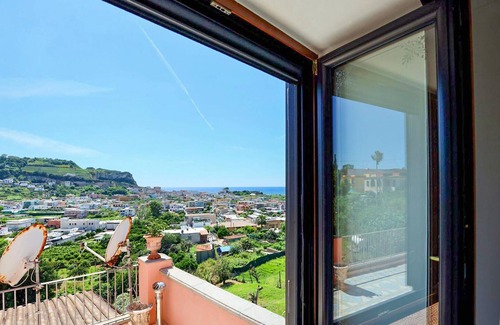 Bacoli House | Amazing home in Bacoli with jacuzzi