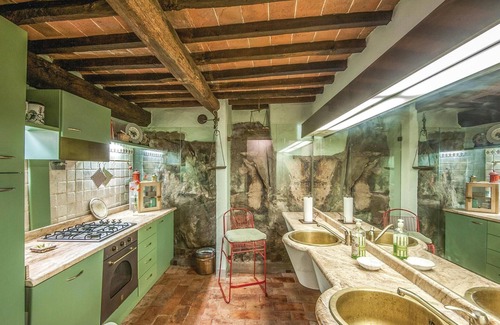 Sogna House | Amazing home in Bucine AR with kitchen