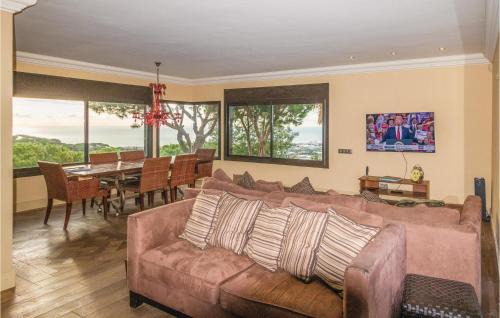 Cabrils House | Amazing Home In Cabrils With Wifi