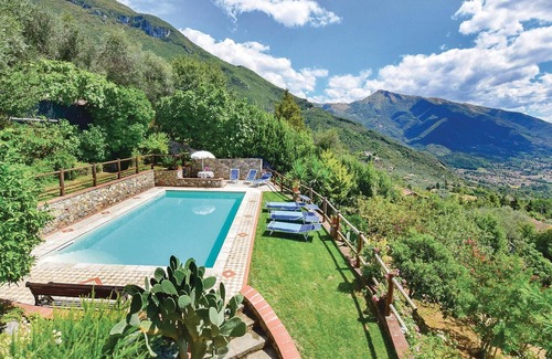 Camaiore House | Amazing home in Camaiore -LU-