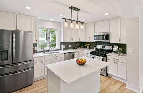 Libertyville House | Amazing home in DT Libertyville - Near Naval Base!