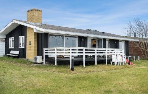Havnsø House | Amazing Home In Føllenslev With Kitchen