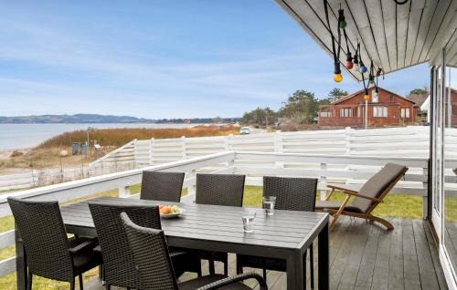 Havnsø House | Amazing Home In Føllenslev With Kitchen